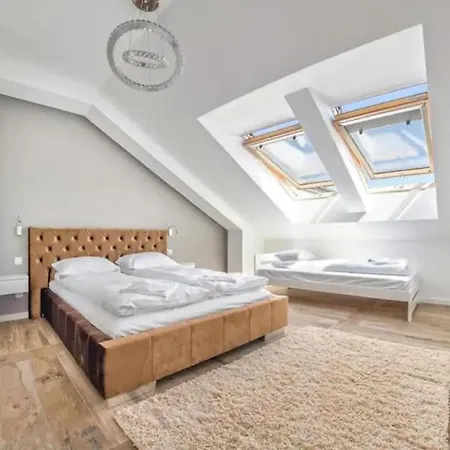 Close-central - One Bedroom With Balcony - Center - Sb12 Apartament *