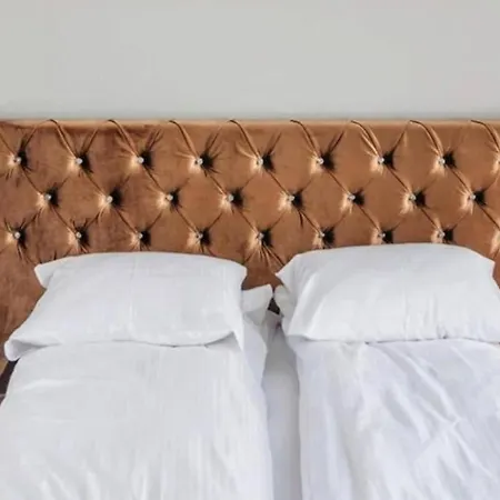 Close-central - One Bedroom With Balcony - Center - Sb12 *