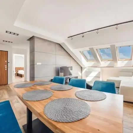 Close-central - One Bedroom With Balcony - Center - Sb12 *