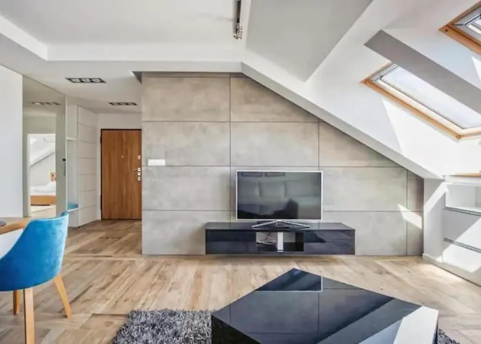 Close-central - One Bedroom With Balcony - Center - Sb12